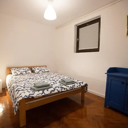 Apartment Tiny *